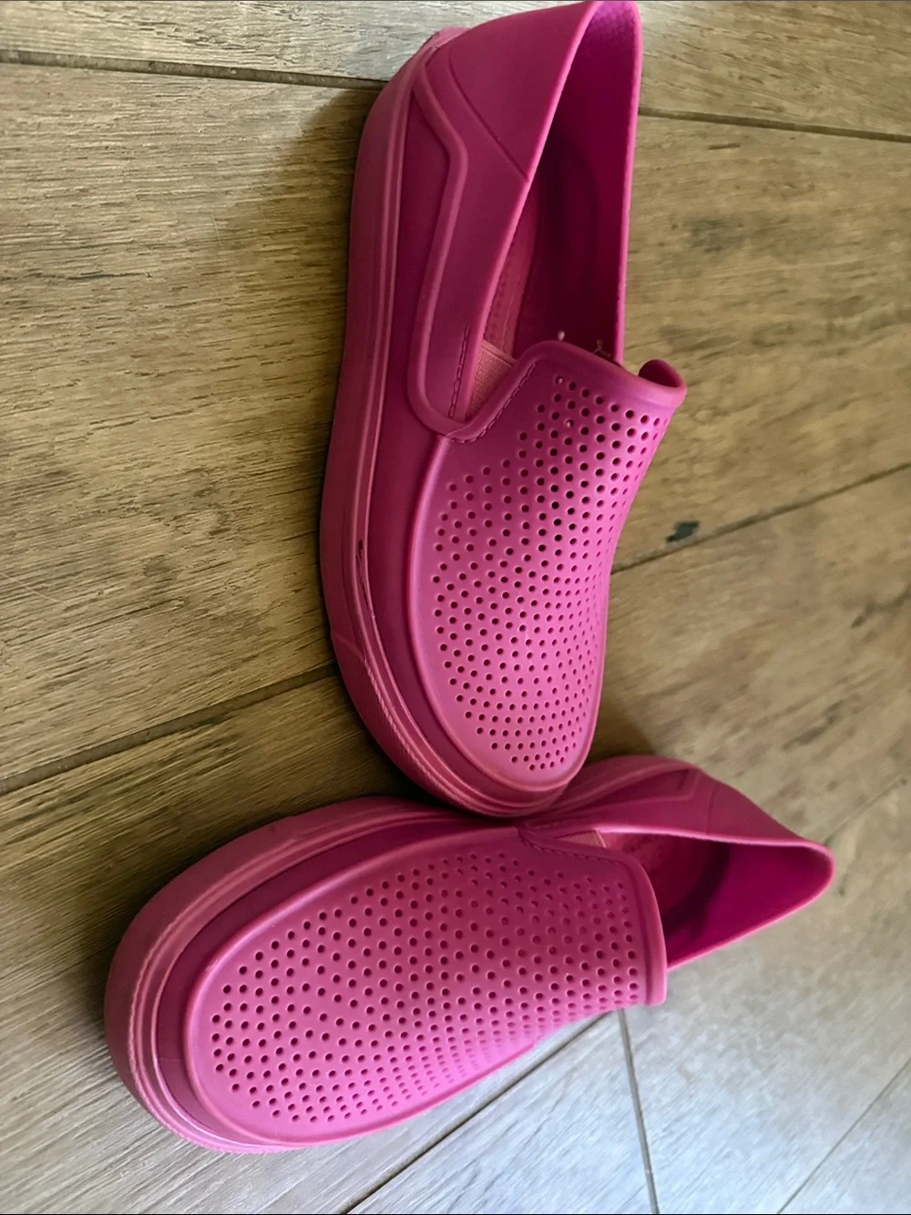 CROCS Kids Slip-On Water Shoes in Vibrant Pink